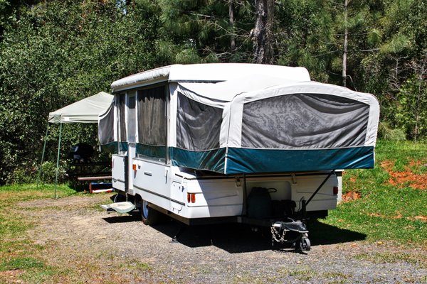 Comment se préparer pour un séjour en camping nudiste ?